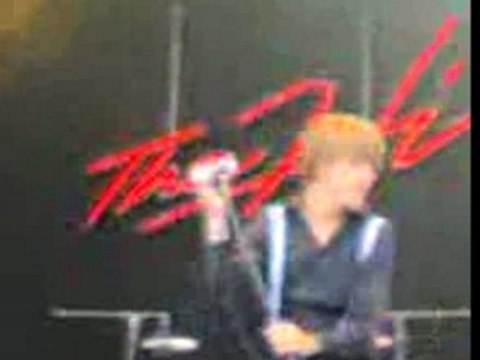 The Hives - Walk Idiot Walk live Rock a Field 2007