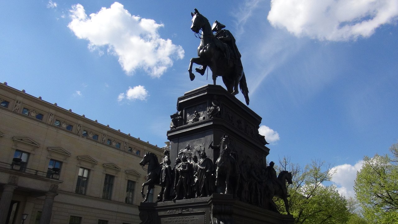 Denkmal dran - Reiterstandbild Friedrich II. 'der Große'