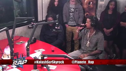 Kalash 'Aller Simple' (Petit Pays) en live dans Planète Rap !