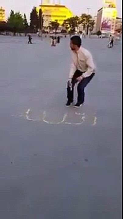 Yere bugda ile Allah yazdilar,amma quslar neyledi?