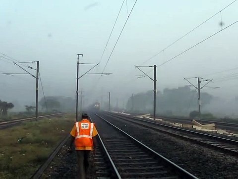 Very high speed(130kmph) Duronto blast - 12274 Dn Howrah