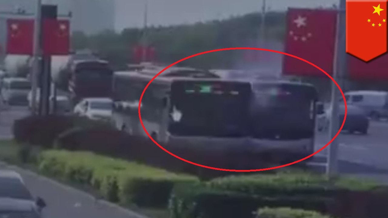 Crazy Chinese bus drivers play bumper cars on the street and hurt dozens passengers