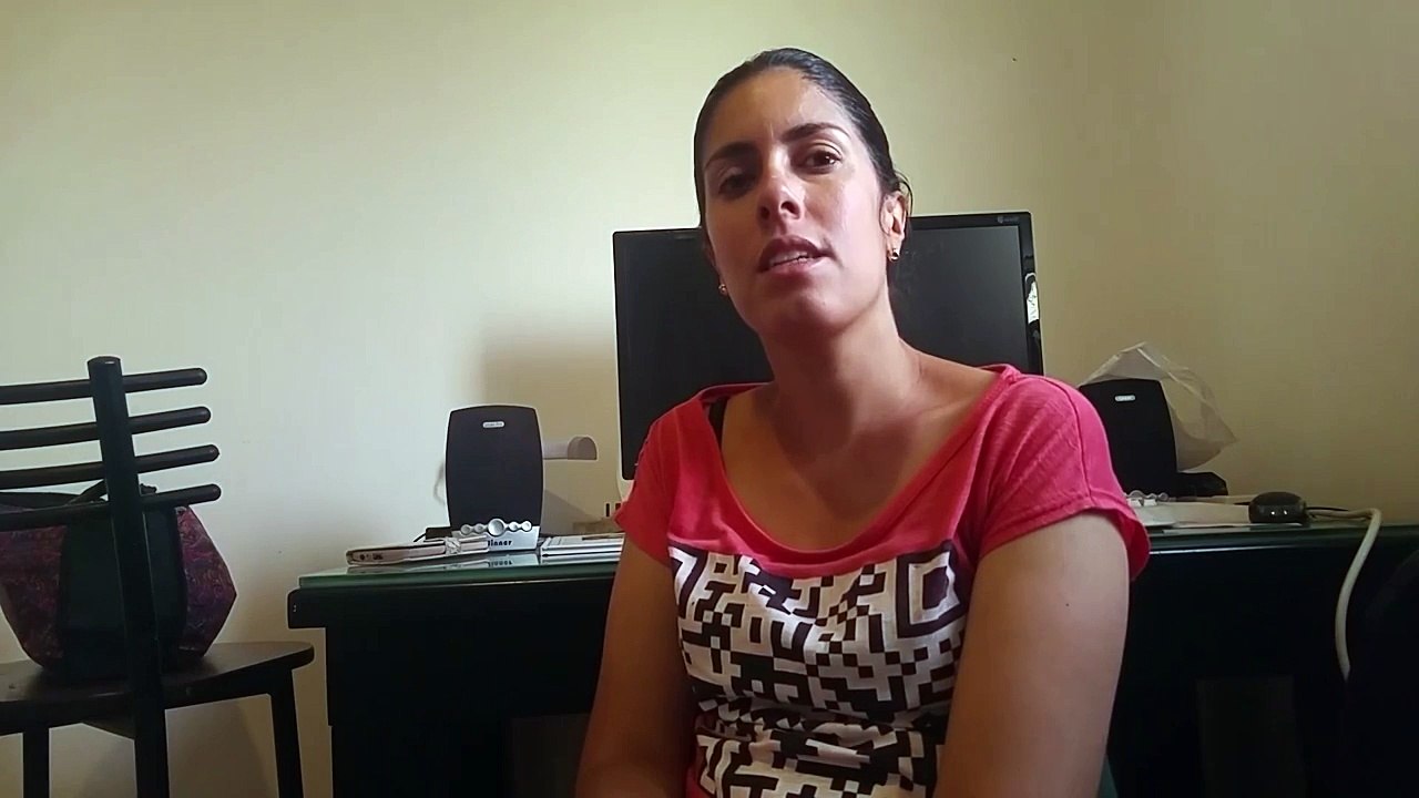 אילה כהן מאפרת מקצועית עד הבית בהסבר הרבה יותר טוב למה איפור כלה עולה יותר מהשאר