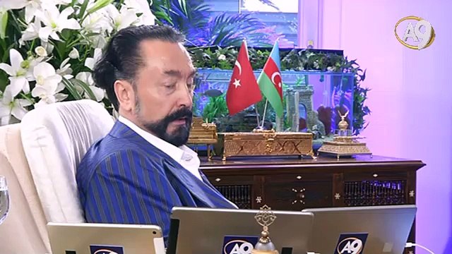 Azrail Allah'ın sevdiği kutsal bir melektir. Azrail ile ilgili konuşurken çok saygılı bir üslup kullanılması gerekir.