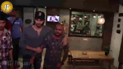 SIDDHARTH MALHOTRA VISIT HAKIM AALIM SALOON