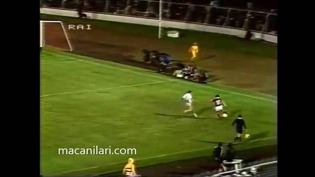 03.10.1984 - 1984-1985 European Champion Clubs' Cup 1st Round 2nd Leg Benfica 2-0 Crvena Zvezda