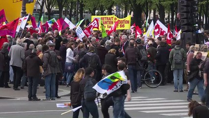 Parlamento francês debate reforma trabalhista