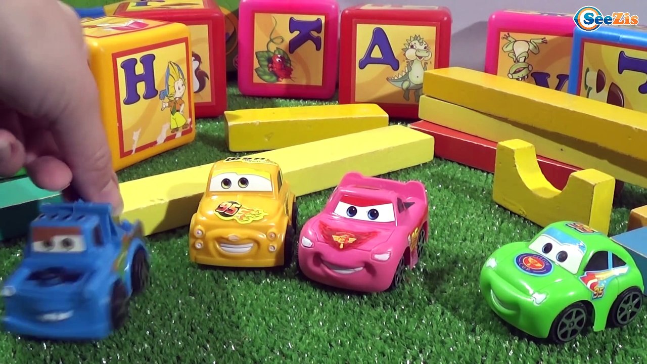 Мультики про машинки. Конструктор: собираем гараж для Фанни и Лаки Серия 18