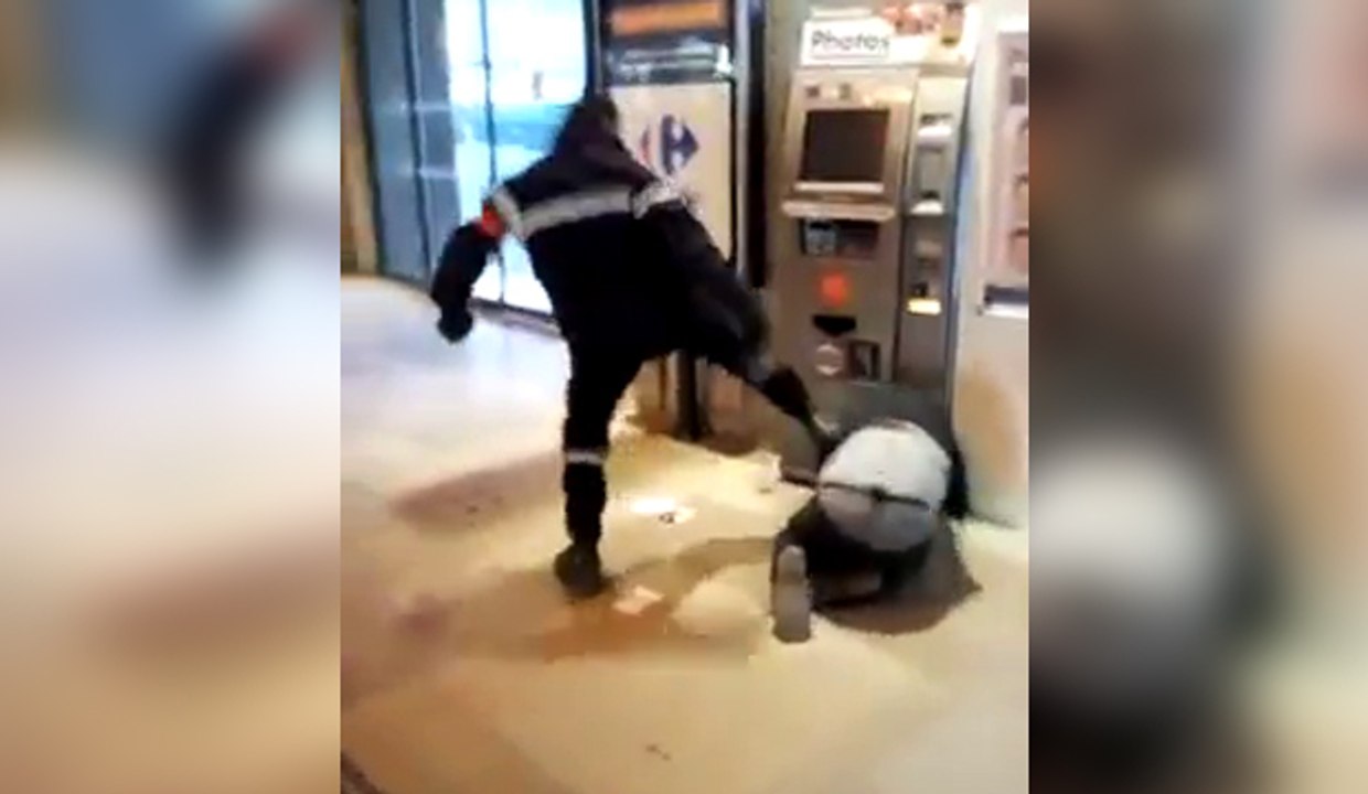 Un agent de sécurité frappe un SDF en gare d'Amiens