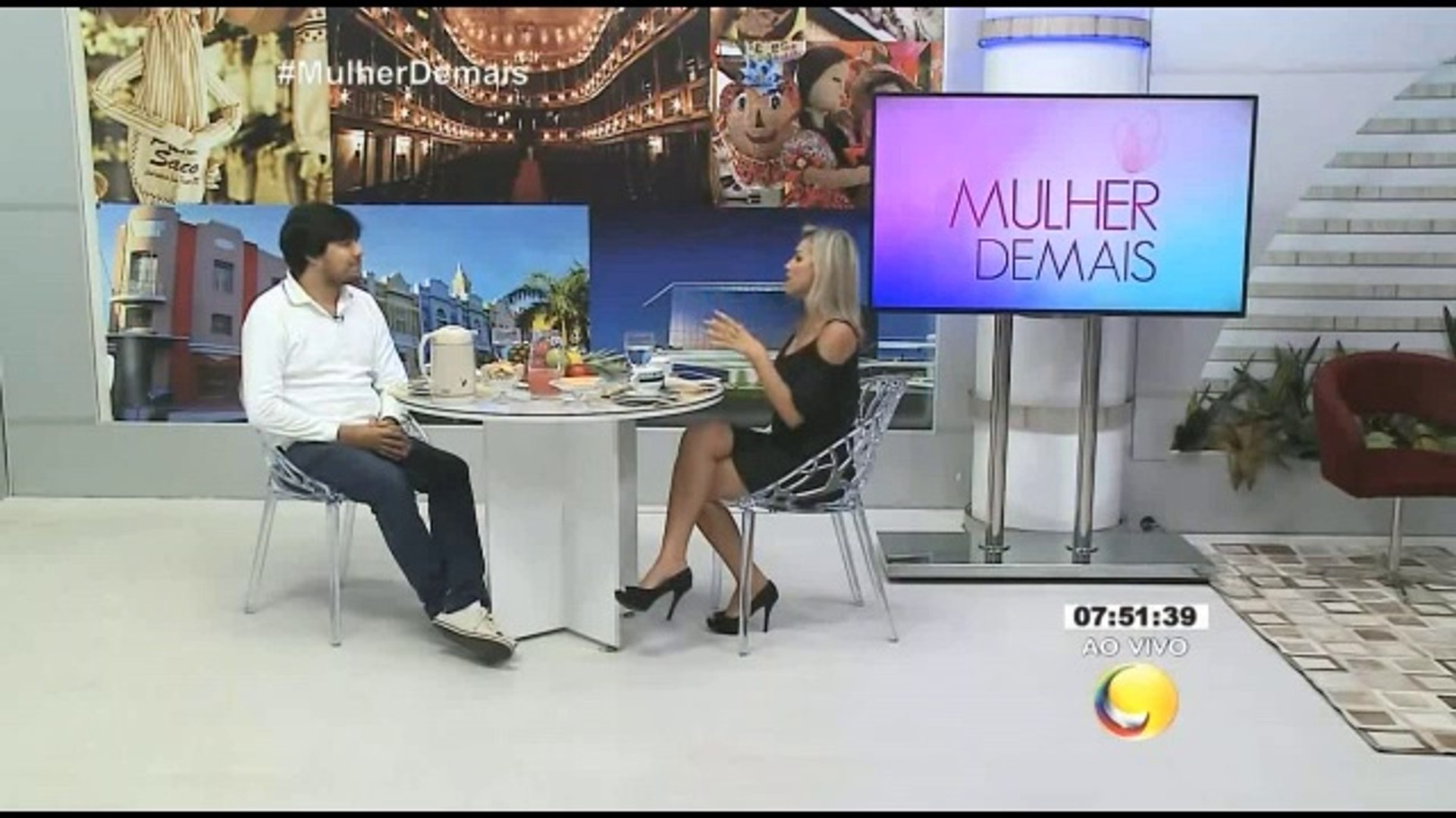Mulher Demais - Escritor de livros juvenis fala sobre conciliação com tecnologia.