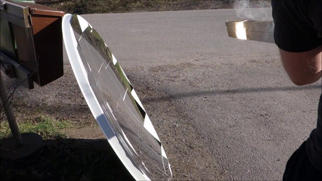 Ils brûlent une bûche avec les rayons du soleil... A ne pas reproduire !