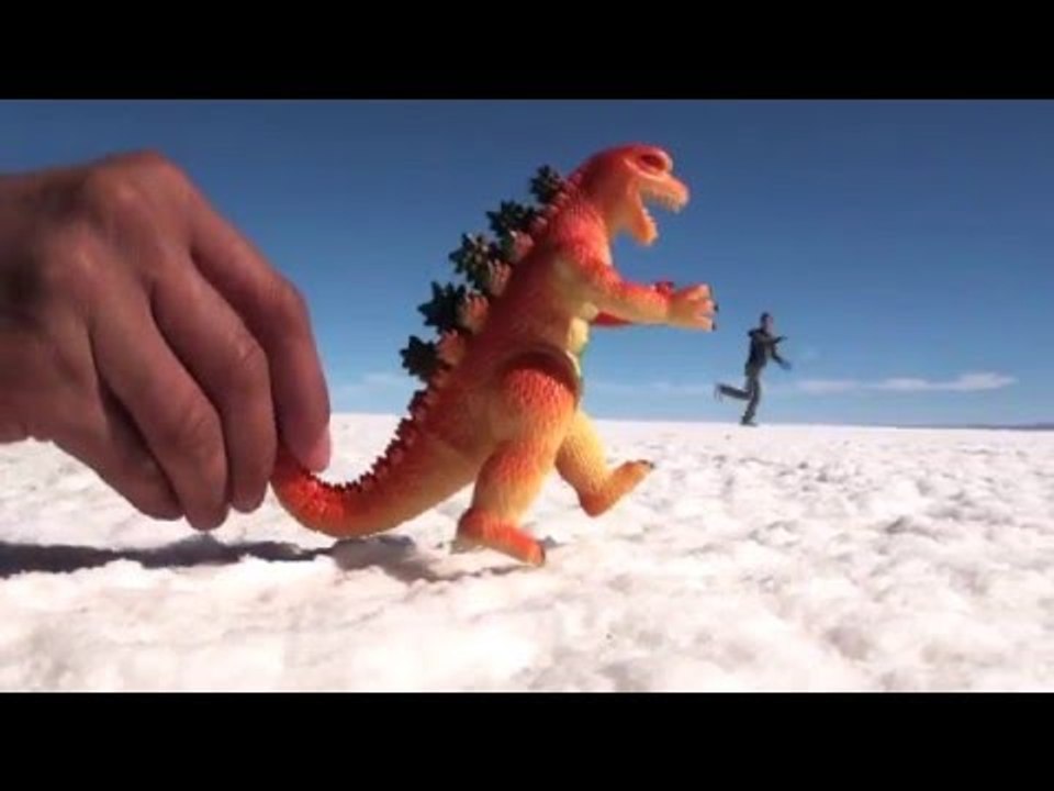 BOLIVIE : Lever de soleil sur le SALAR d'UYUNI -5-