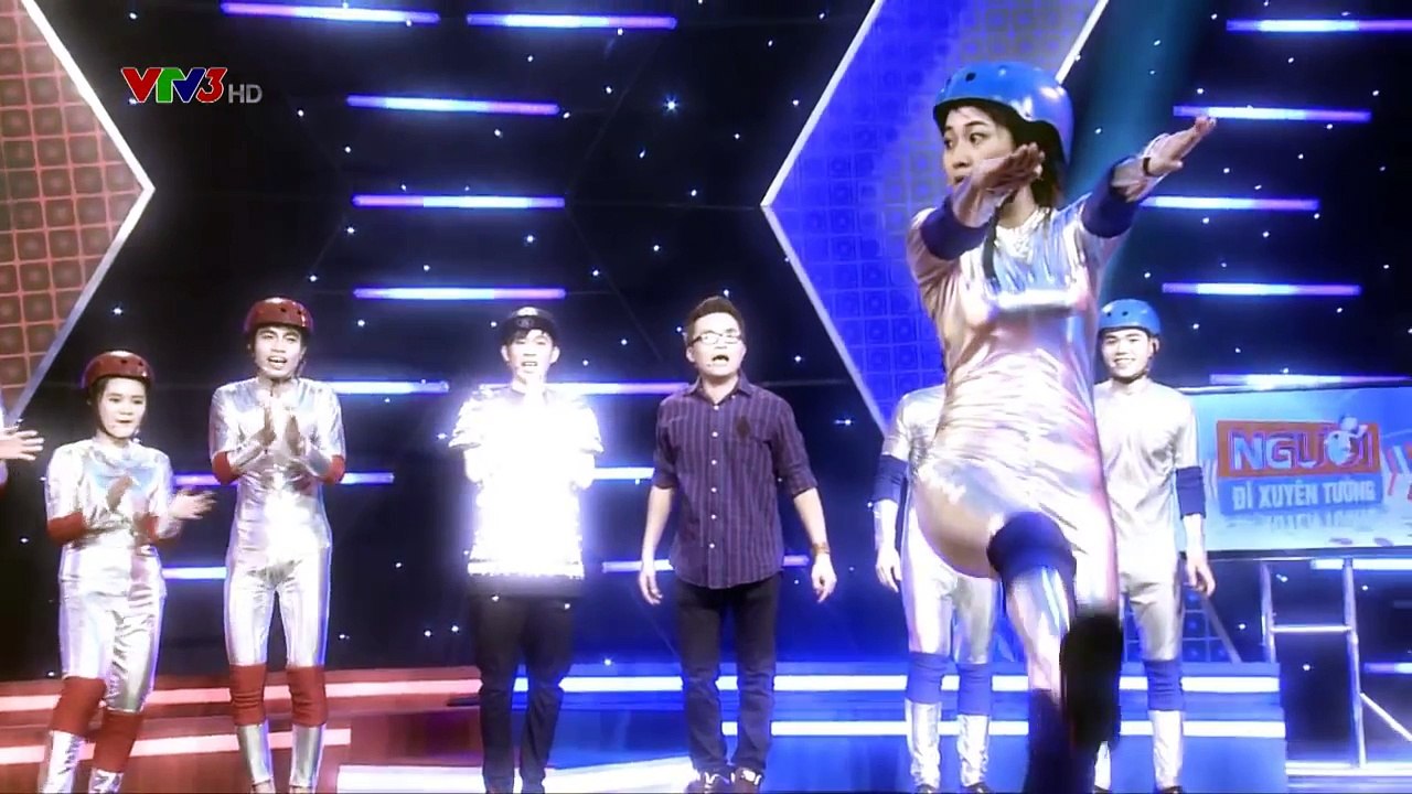 NGƯỜI ĐI XUYÊN TƯỜNG: TẬP 12 – VÒNG TƯỜNG ĐƠN – BA CON HEO MŨM MĨM V