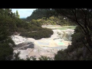 NOUVELLE ZÉLANDE : les couleurs FOLLES du Parc géothermique à Rotorua