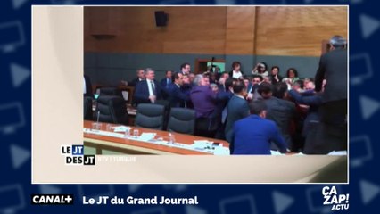 Violente bagarre de députés en Turquie
