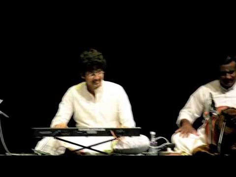 Kamalambam Bhajare Adi (2 kalai) in Kalyani on Keyboard by Sathya & Team