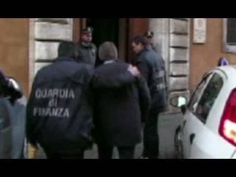 Roma - Truffavano società finanziarie, 56 denunciati (04.05.16)