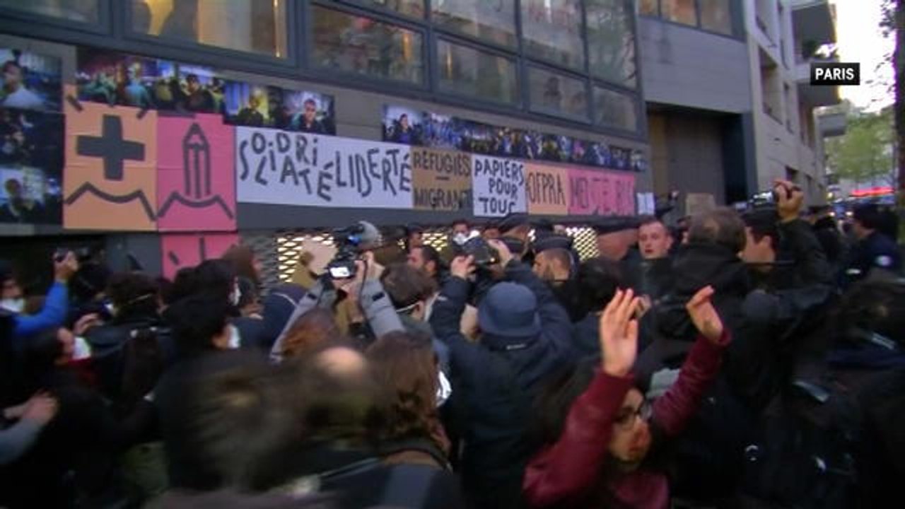 A Paris, les migrants du Lycée Jean Jaurès expulsés - Le 04/05/2016 à 18h25