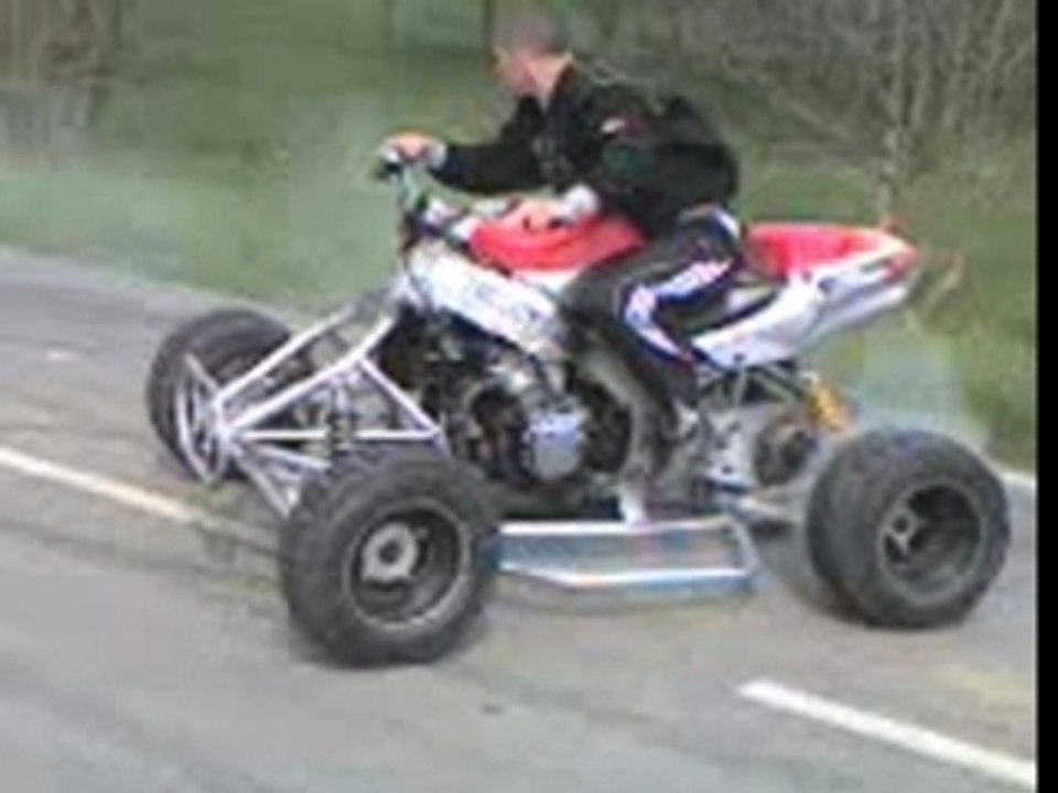 900 CBR PROTOTYPE UNIQUE sur 4 roues