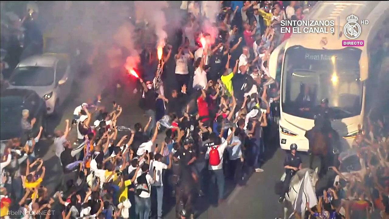 Insane Crowd Greet Real Madrid