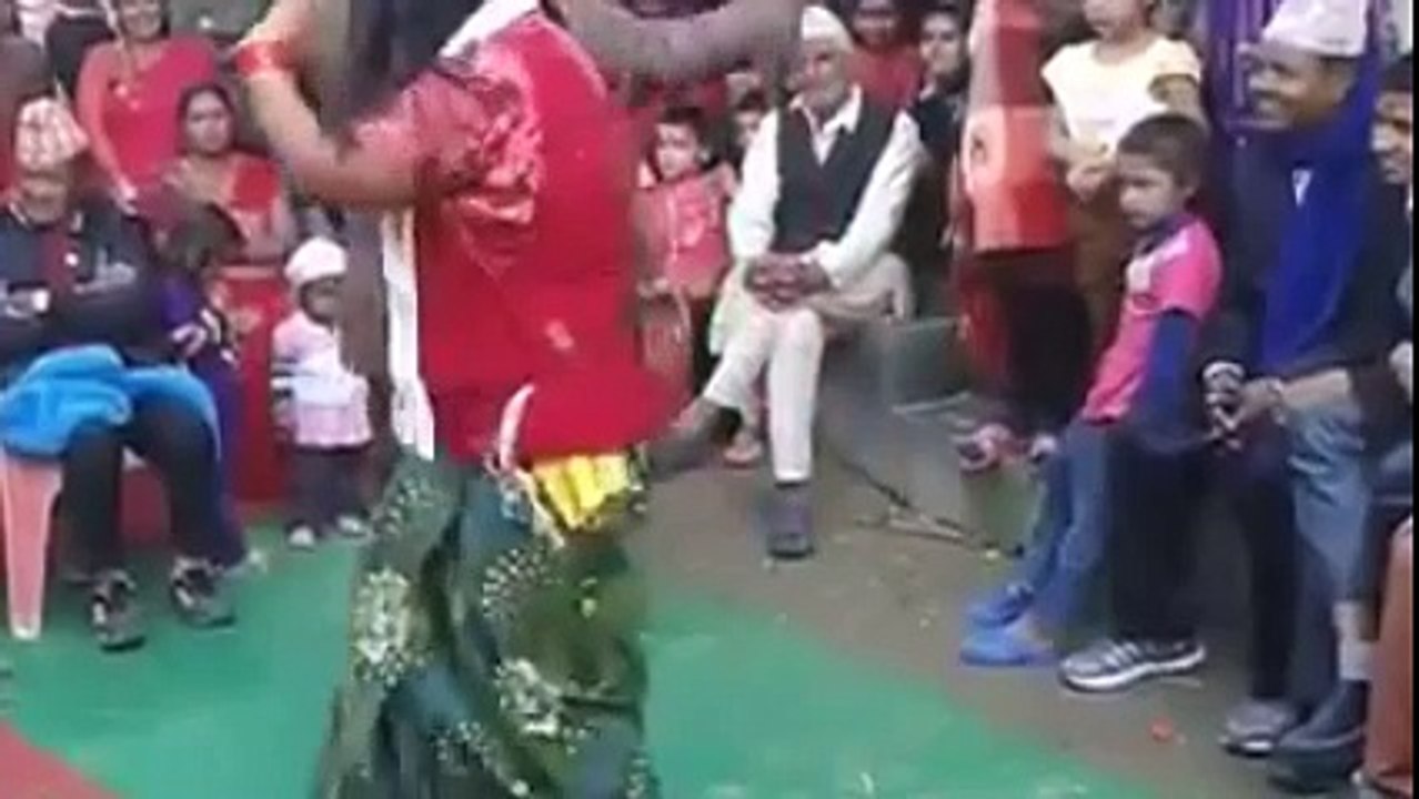 Uncle and Aunty Babal Panchebaja Dance | जोरी खोज्ने Uncleलाइ Aunty ले दनक दिईन |