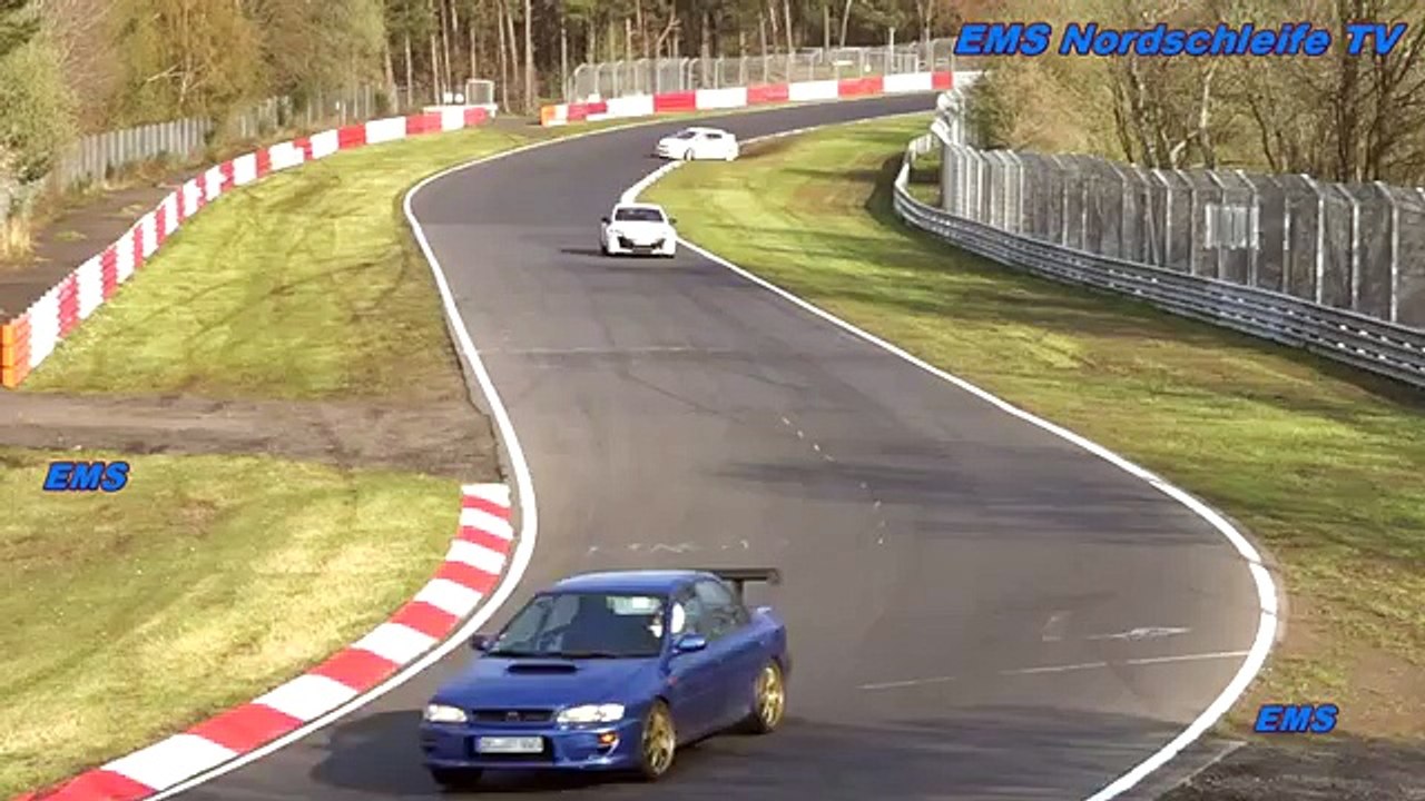 Honda civic Type R enfrenta Inferno verde em Nurburgring!