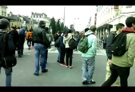 Manifestation Rennes en flammes, charge CRS 28 avril 2016 n3-3