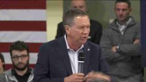 Kasich hace oficial su salida de la carrera republicana hacia la Casa Blanca