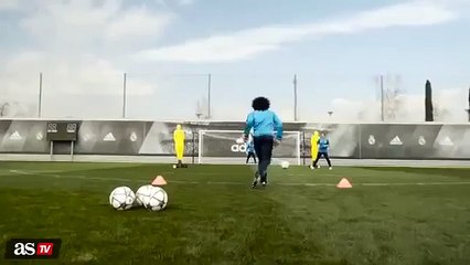 Keylor Navas Amazing Scorpion Save vs Marcelo!! - Real Madrid Training 2016 HD