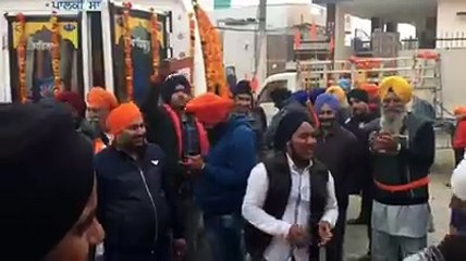 Sikh dancing on sikh shabd