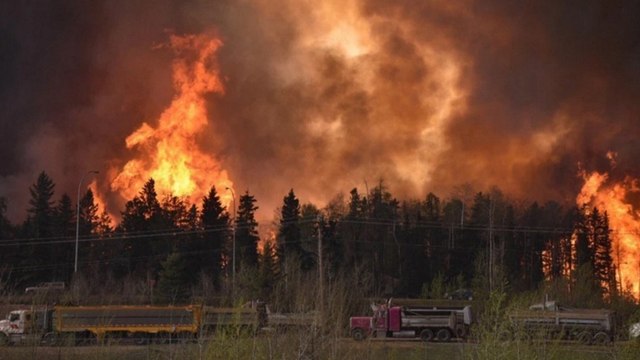 Growing wildfire forces thousands of Canadians from their homes