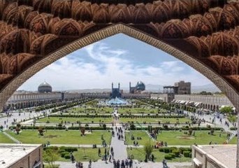 Man Documents the Wonders of Isfahan
