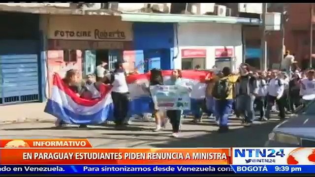 Por prácticas irregulares : cientos de estudiantes protestan en Paraguay para exigir renuncia de la ministra de Educación