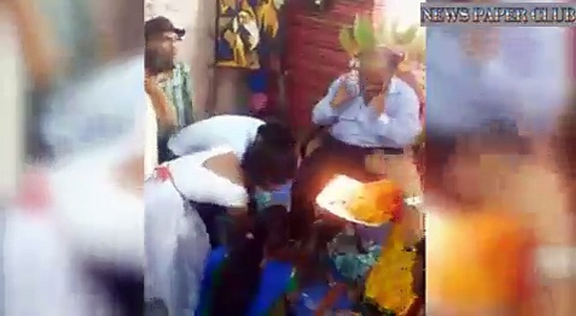 ⁣gorakhpur university, teacher feet wash, video viral, latest news in hindi, news in gorakhpur, uttar