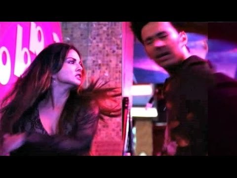 Sunny Leone SLAPS Reporter For Asking Her Rates For One Night