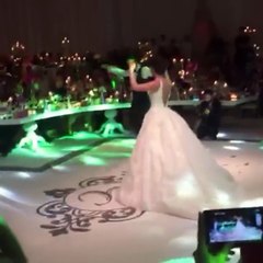 Cenk düğünde de boş durmadı!