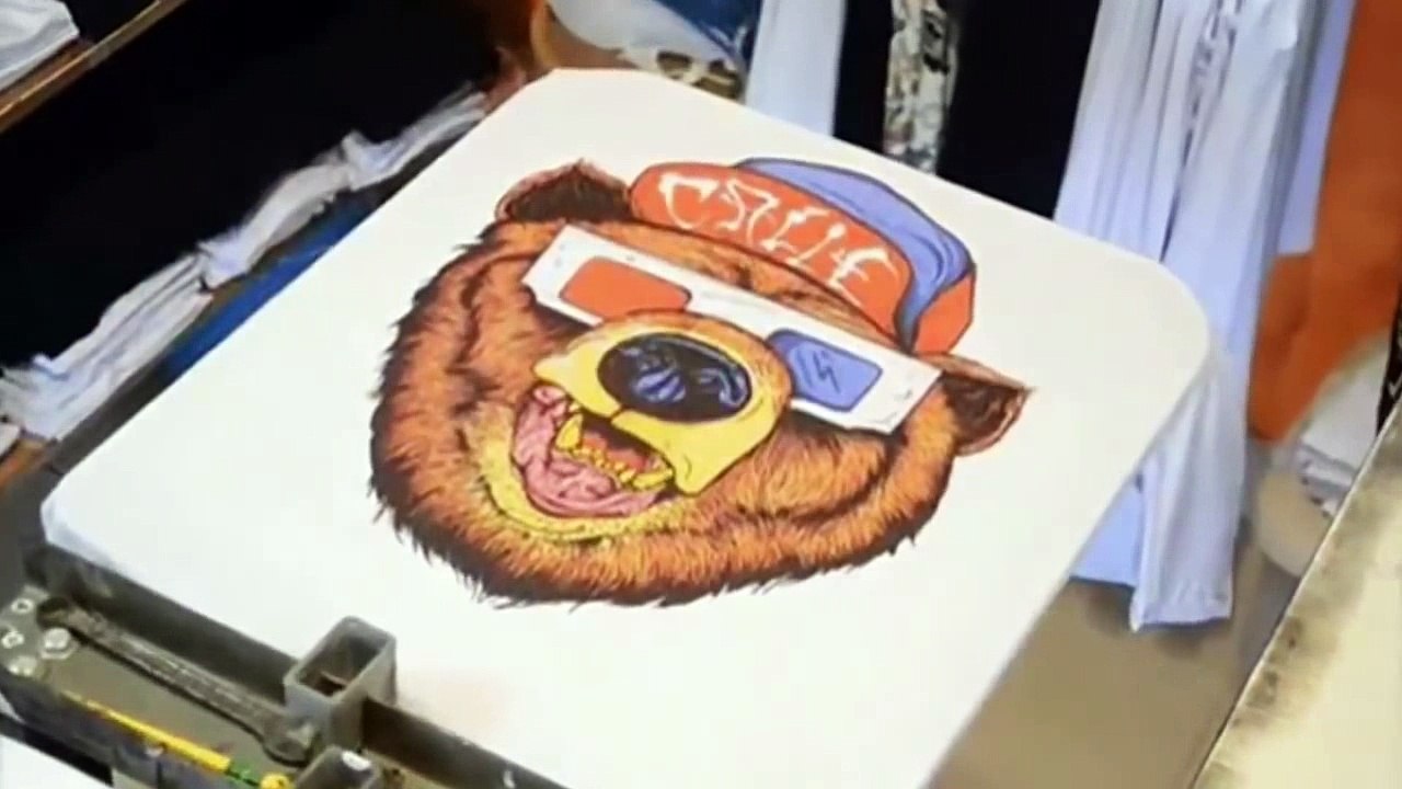 WOW. Amazing video. 4 minutes of visual relaxing