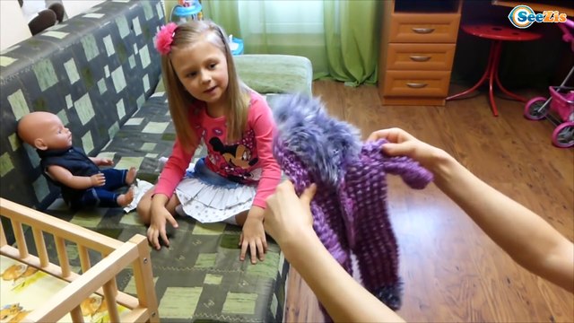 ✔Кукла Беби Борн с Ярославой открывают посылку от Бабушки / Doll Baby Born with Yaroslava ✔