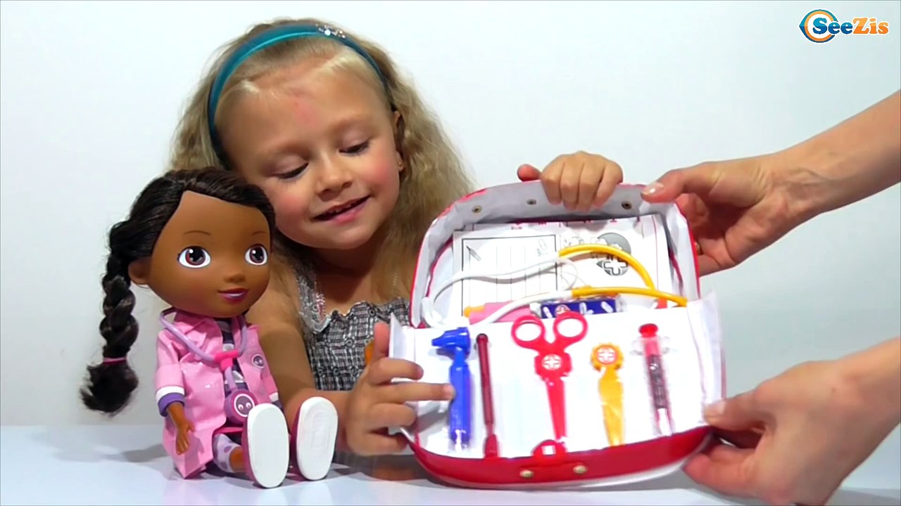 ✔ Ярослава открывает Набор врача для Куклы – ДОКТОР Плюшева / A doctor set for Doc Mcstuffins Doll
