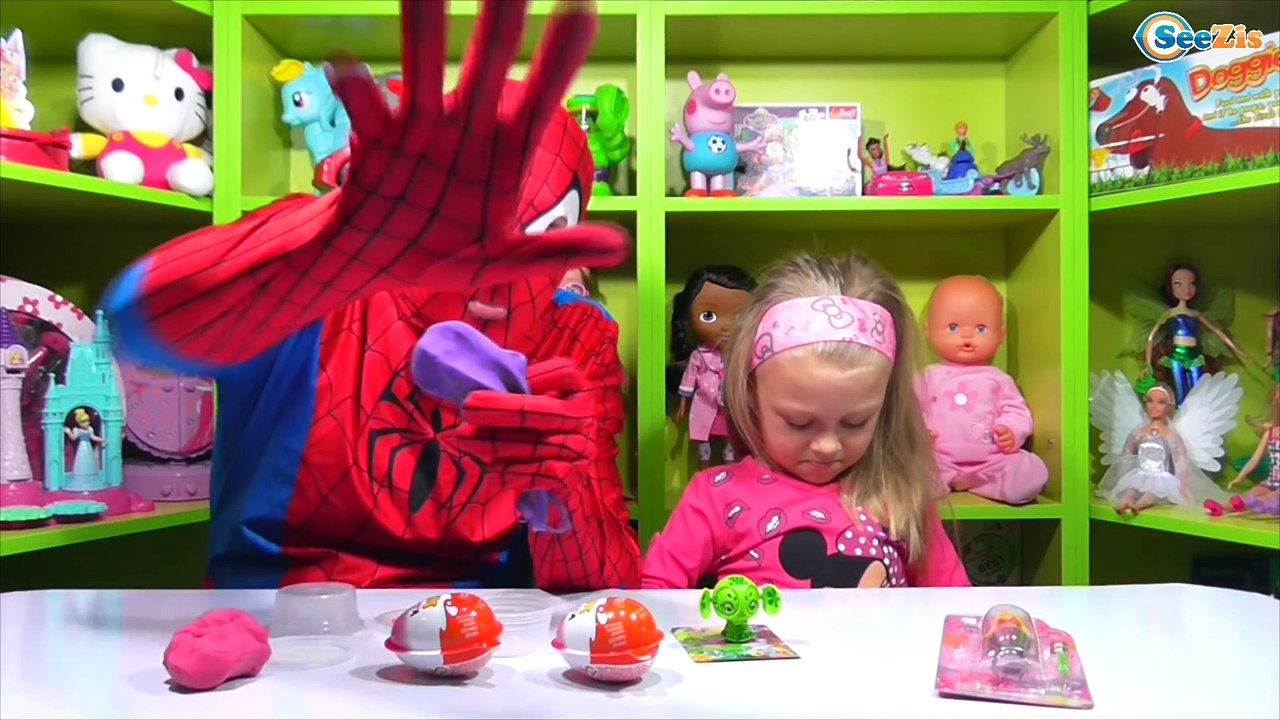 ✔ Spiderman. Ярослава открывает Киндер Сюрпризы...