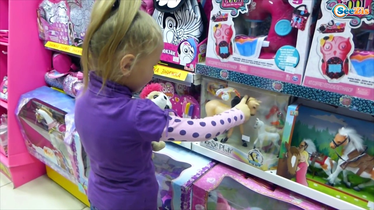 ✔ Ярослава и шоппинг в магазине игрушек Видео для детей. Покупка Русалочки с Аквариумом ✔