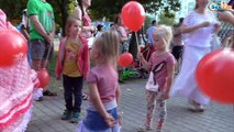 ✔ Хелло Китти и Ярослава танцуют на прогулке / Hello Kitty and Yaroslava are dancing while walking ✔