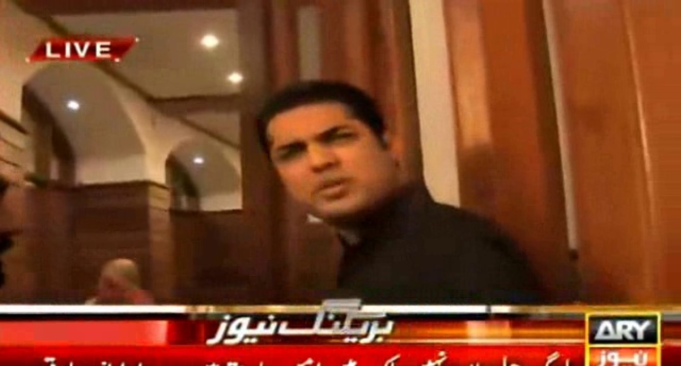 Kulsoom Chandio refuse to talk with ARY in presence of Iqrar-ul-Hasan