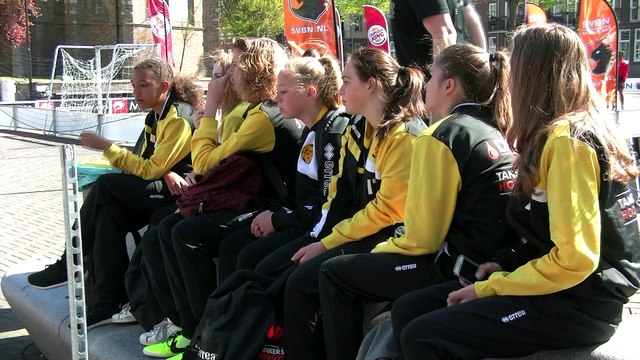 Wethouder Hamerslag opent straatvoetbaltoernooi / Spijkenisse 2016