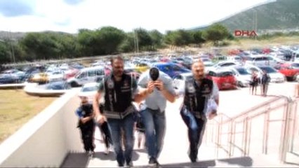 Muğla - Polisin Dikkati Biri Firari Aranan 2 Kişiyi Yakalattı