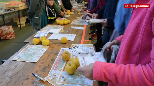 Tro Menez Are. 7.900 marcheurs à Lopérec (29)