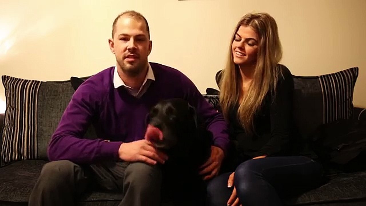 Questo uomo si sveglia accanto alla sua fidanzata morta. Ciò che il cane ha fatto è impensabile!