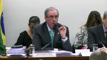 Télécharger la video: Eduardo Cunha é afastado da Câmara dos Deputados