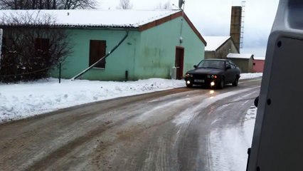 BMW e34 Snow Drift
