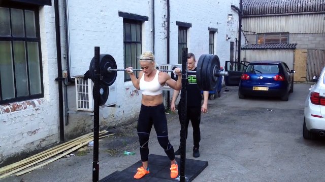 Back squat: 100 x 12 reps by Ragnheidur Sara Sigmundsdóttir